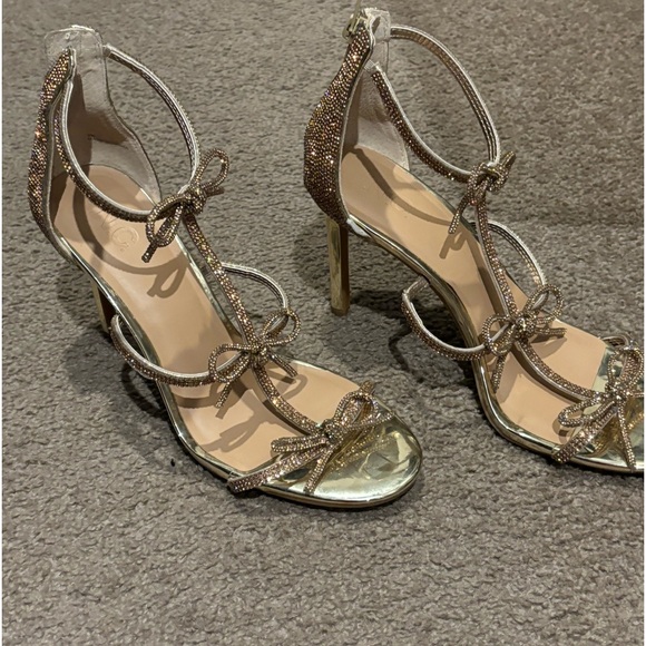 Gold Bow INC heels sz 9 - Picture 2 of 4